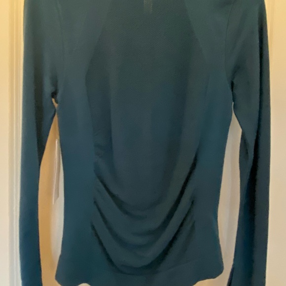 Athleta Foresthill Ascent Top Sz M - Picture 2 of 6